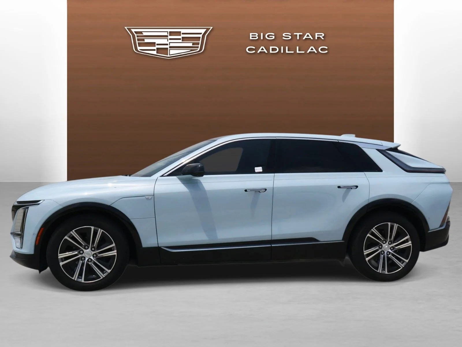 Used 2024 Cadillac LYRIQ Luxury 2 with VIN 1GYKPRRK4RZ114695 for sale in Friendswood, TX