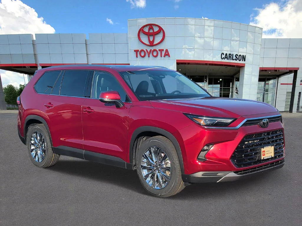 Used 2025 Toyota Grand Highlander Platinum with VIN 5TDAAAB5XSS101062 for sale in Minneapolis, Minnesota