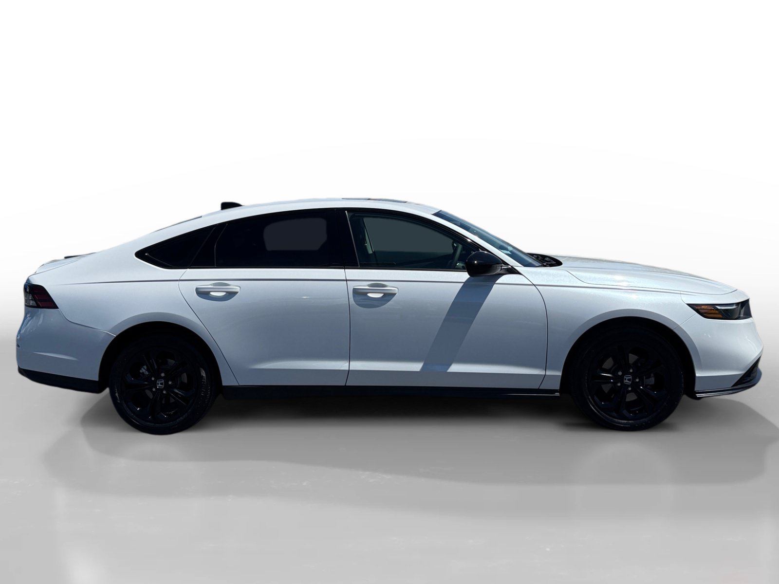 Used 2025 White Honda SE image 6