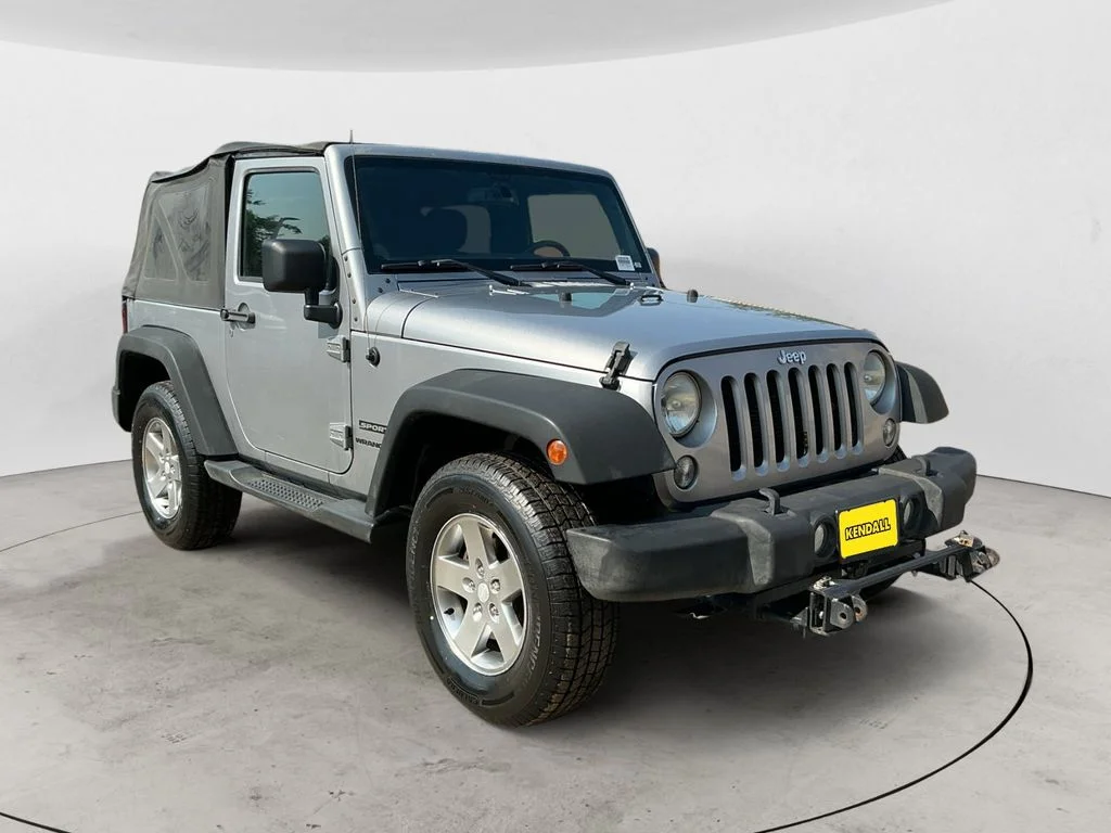 Used 2014 Gray Jeep Sport image 3
