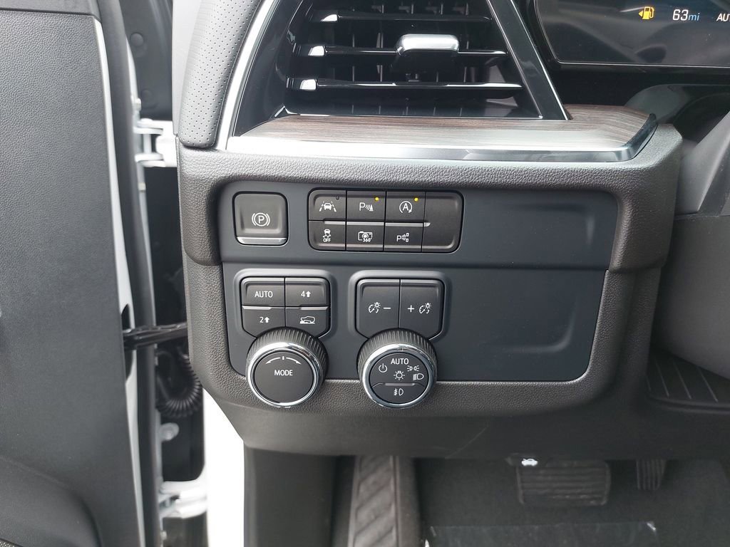 2025 Chevrolet Suburban Premier - Photo 23