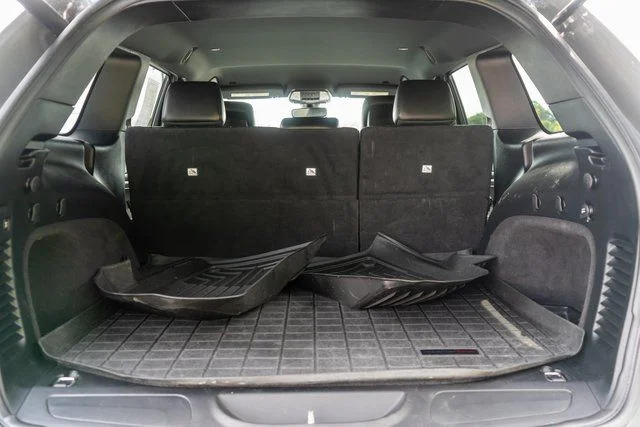 Used 2019 Gray Jeep Altitude image 11