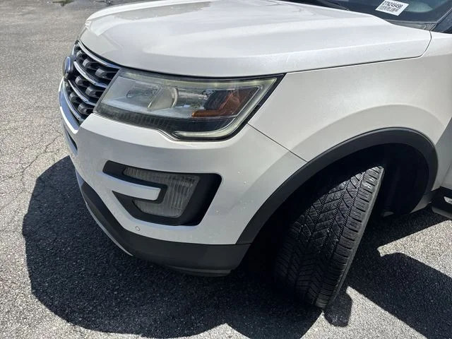 Used 2017 White Ford Limited image 35