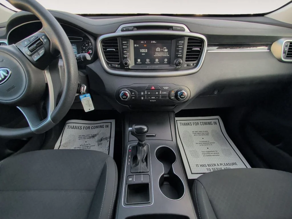 Used 2018 White Kia LX image 13
