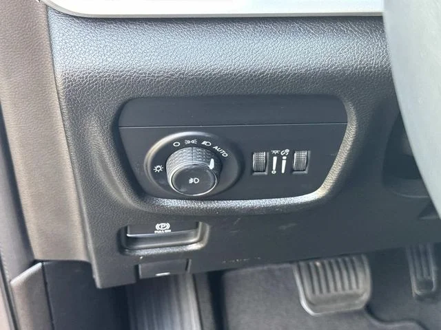 Used 2023 Gray Jeep Limited image 30