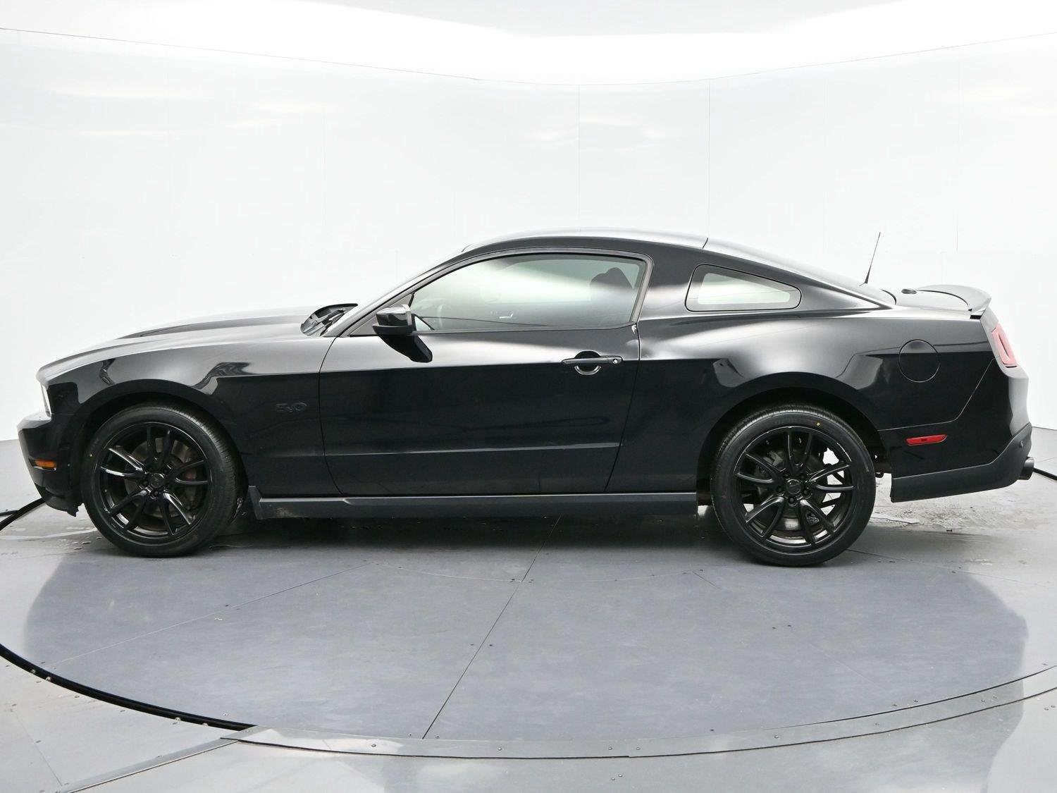 Used 2012 Black Ford GT Premium image 4