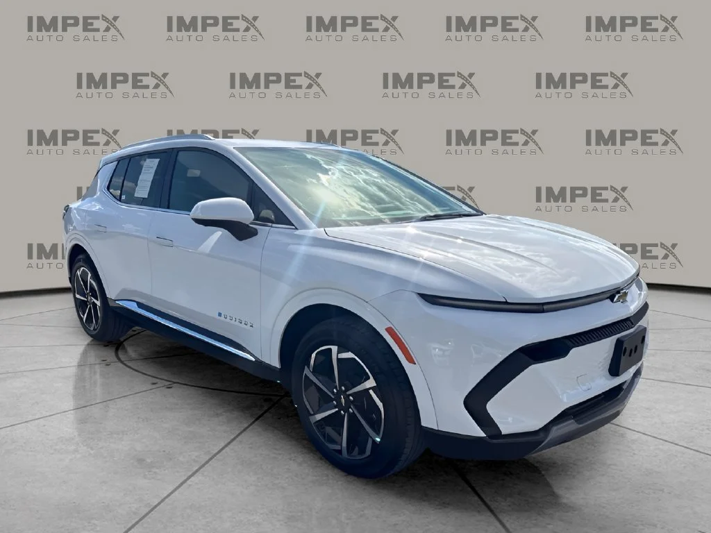 Used 2024 White Chevrolet LT image 7