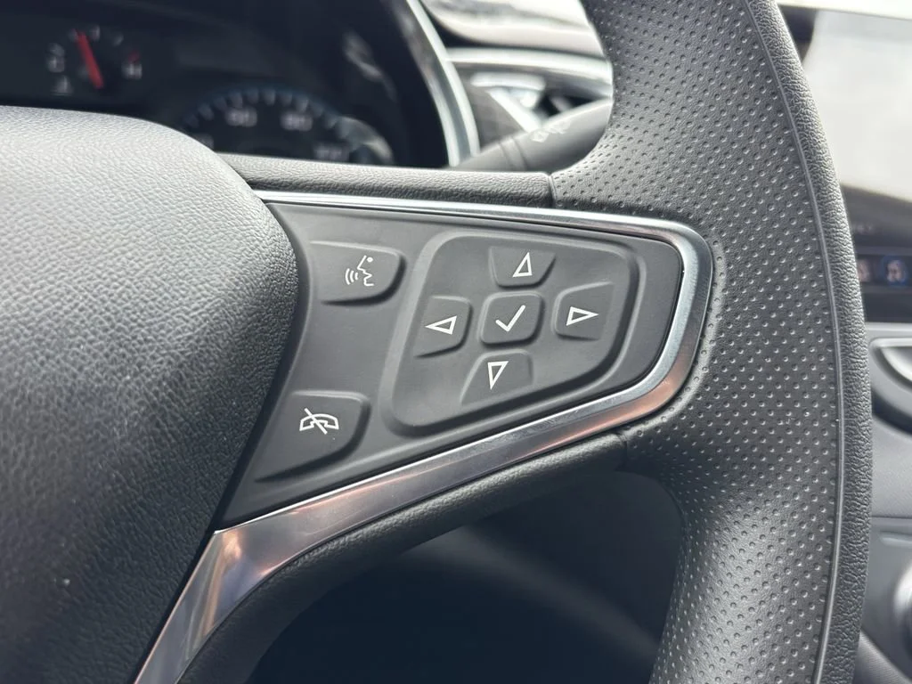 Used 2021 SHADOW GRAY METALLIC Chevrolet LT image 25
