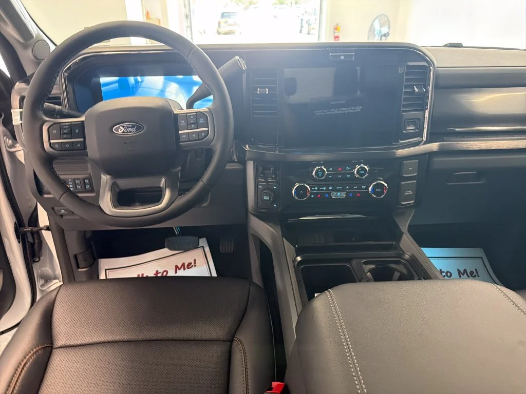New 2027 Oxford White Ford F-250® Lariat® image 13