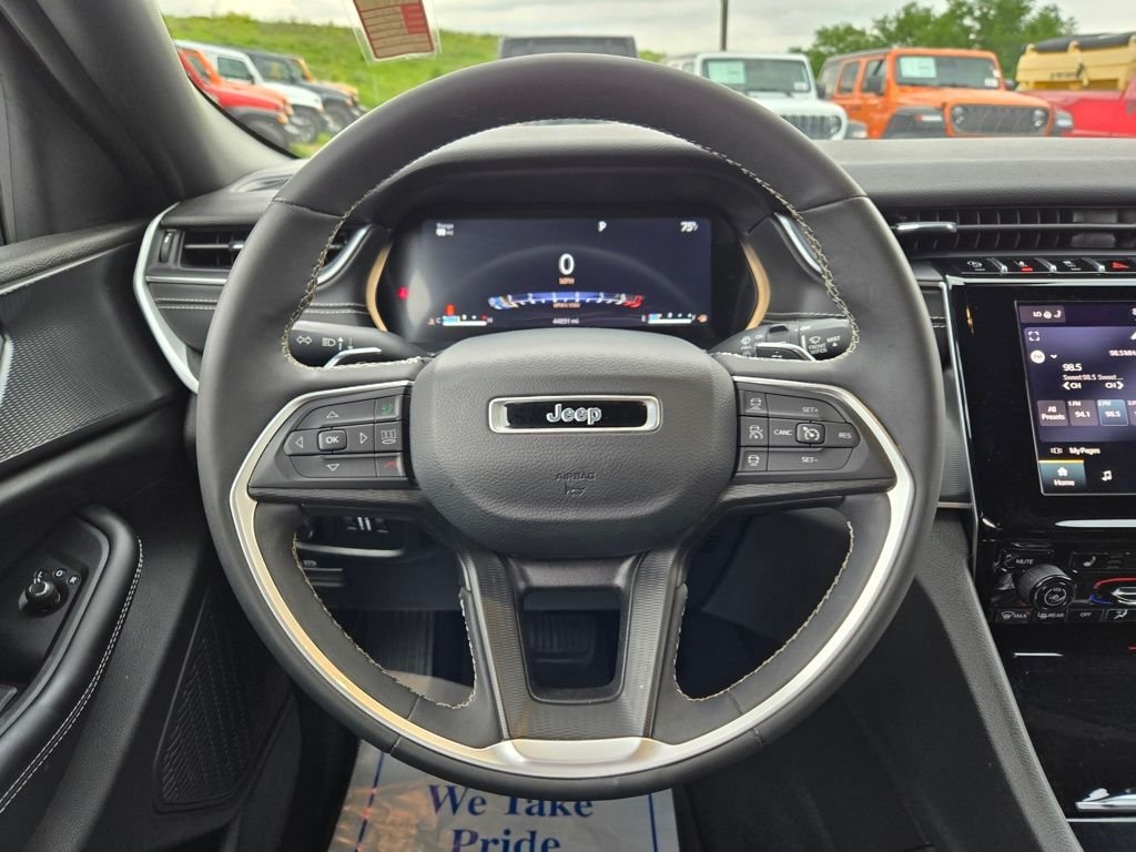 Used 2023 Black Jeep Altitude X image 21