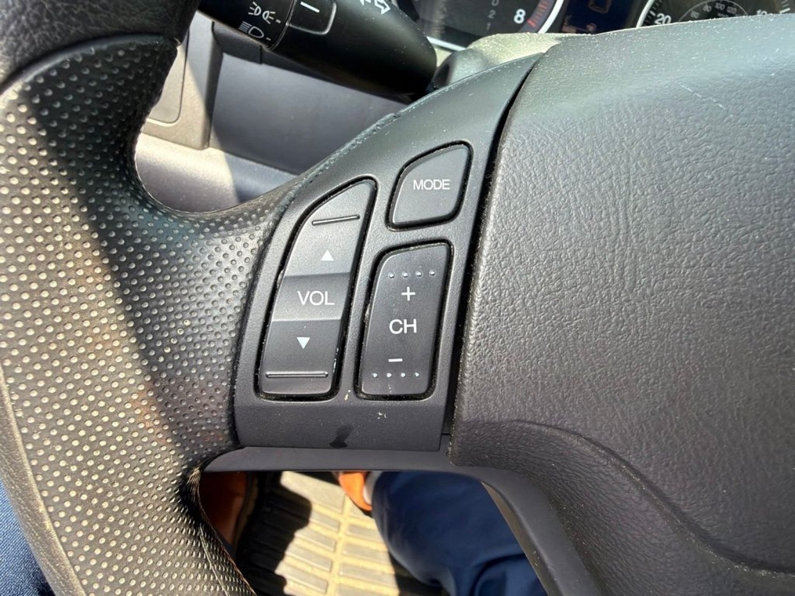 Used 2011 Crystal Black Pearl Honda SE image 17