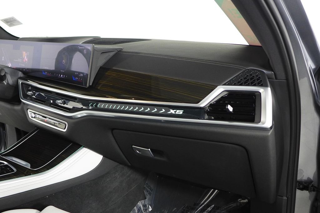Used 2024 Skyscraper Gray Metallic BMW sDrive40i image 14