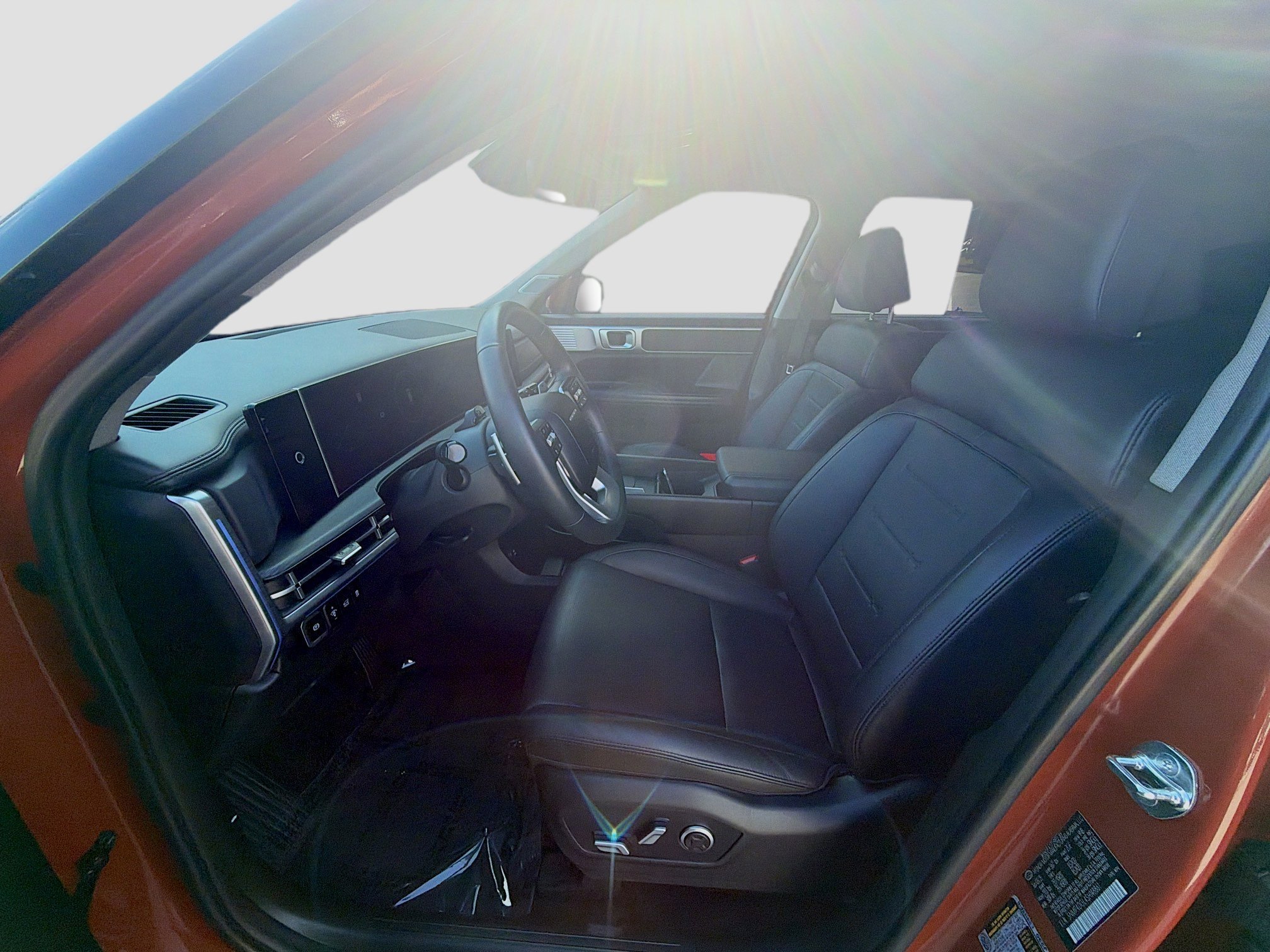 2025 Hyundai Santa Fe Limited - Photo 18