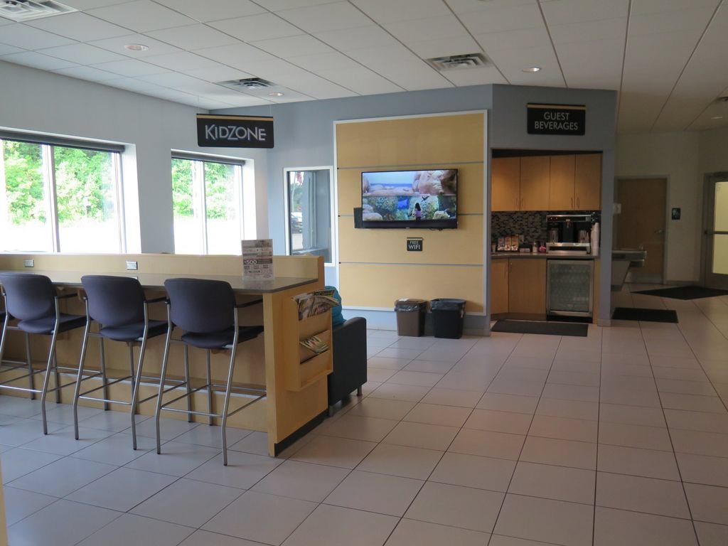 Used 2025  Hyundai SEL image 33