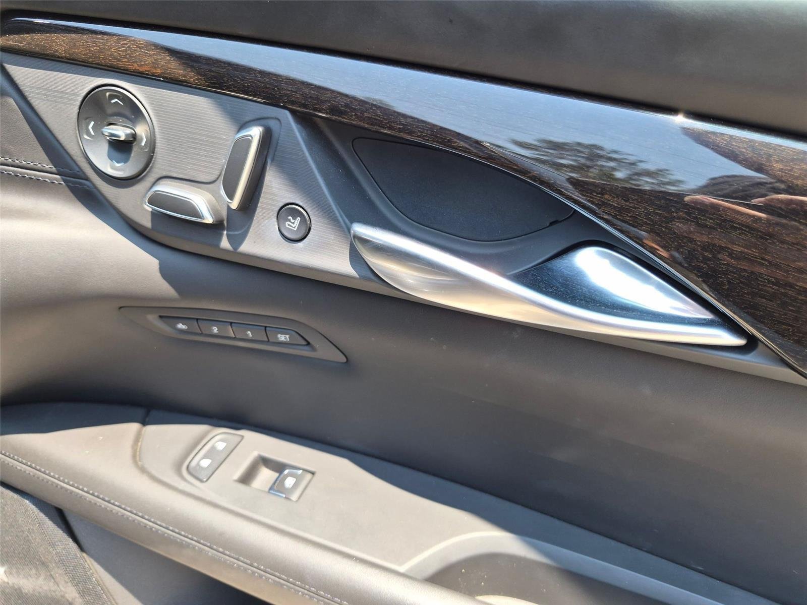 Used 2018 Stellar Black Metallic Cadillac Platinum AWD image 30