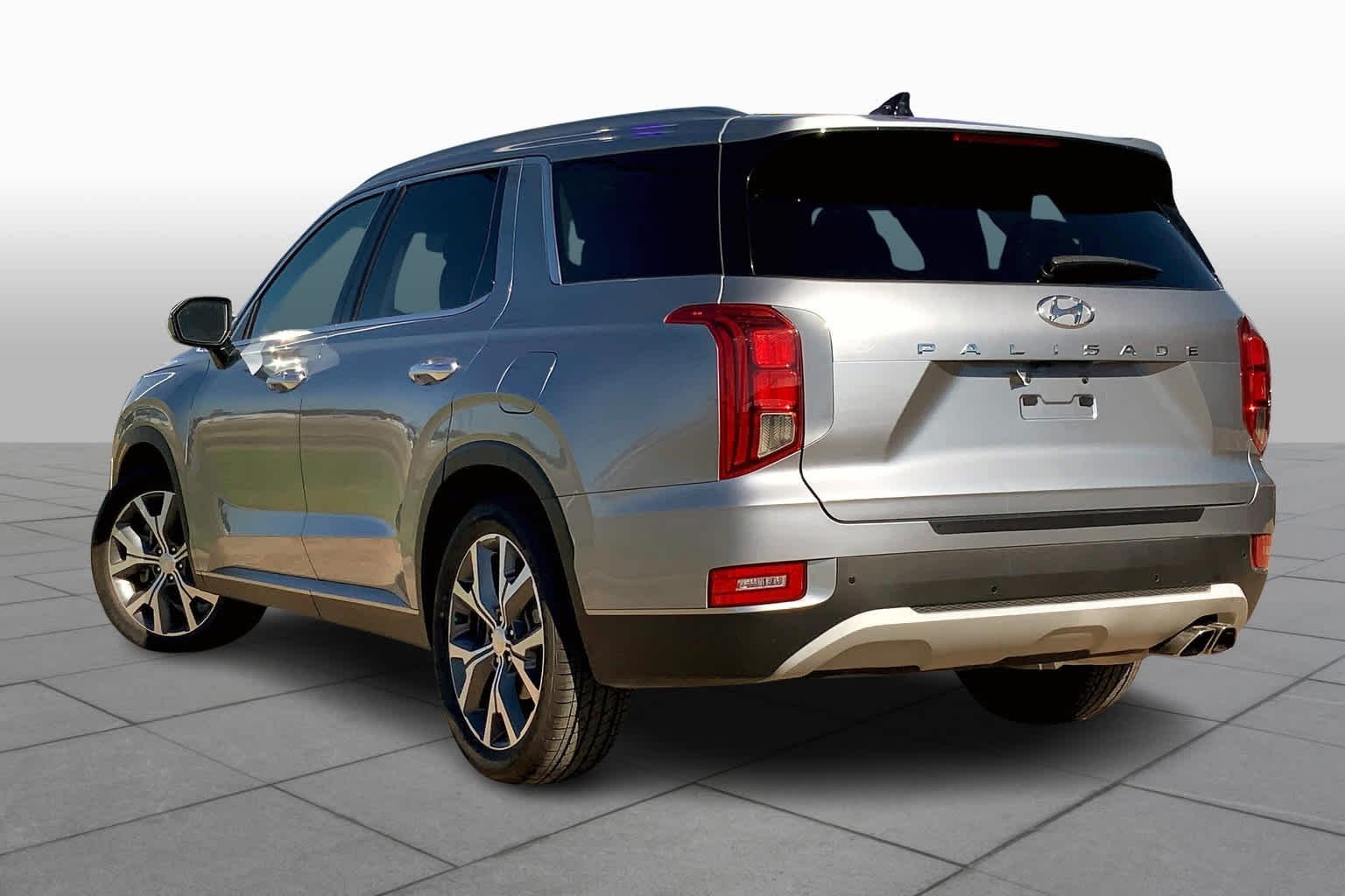 Used 2020 Lagoon Silver Hyundai SEL image 12