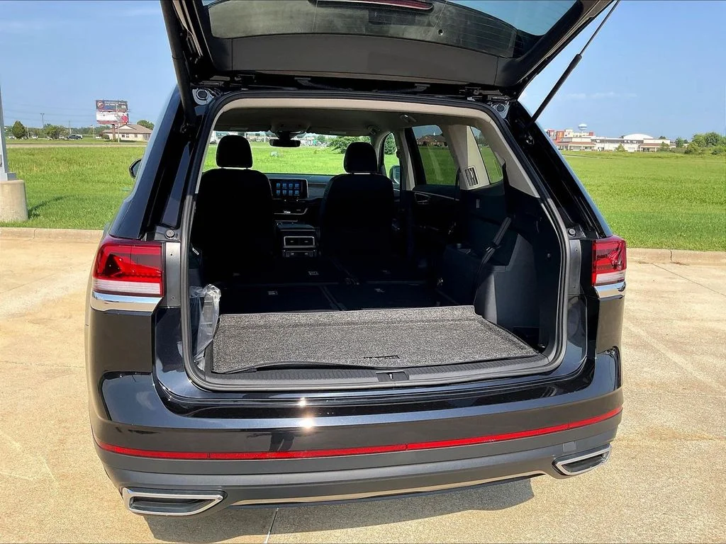 New 2026 Black Volkswagen SE image 17