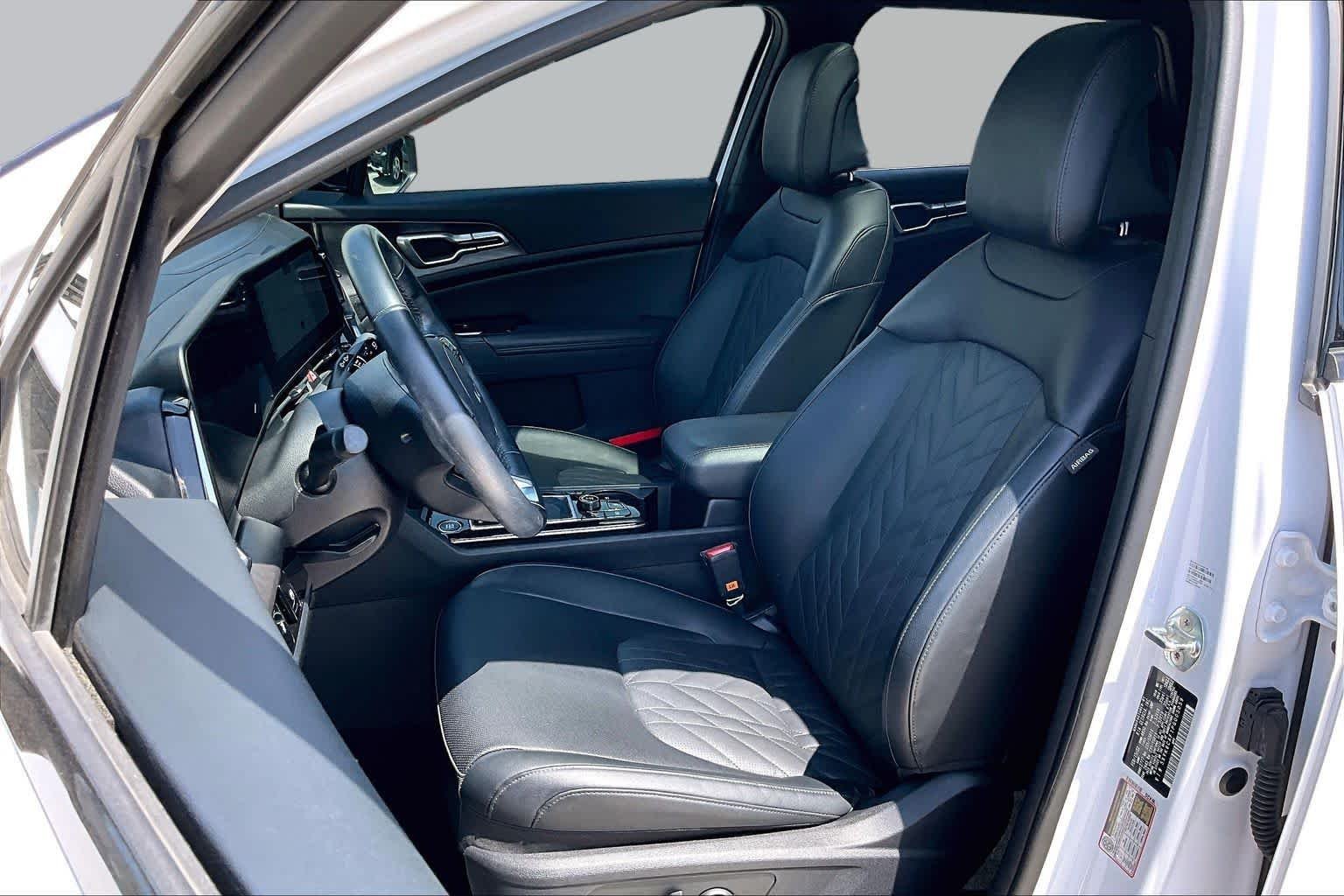 Used 2023 Glacial White Pearl Kia X-Line image 8