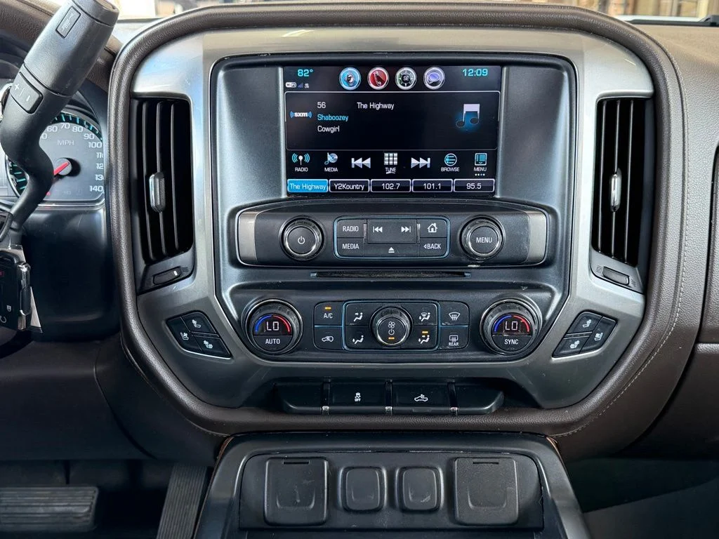Used 2018 White Chevrolet LTZ image 5
