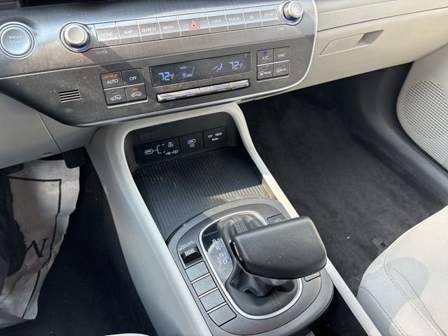 2025 Hyundai Kona SEL - Photo 25
