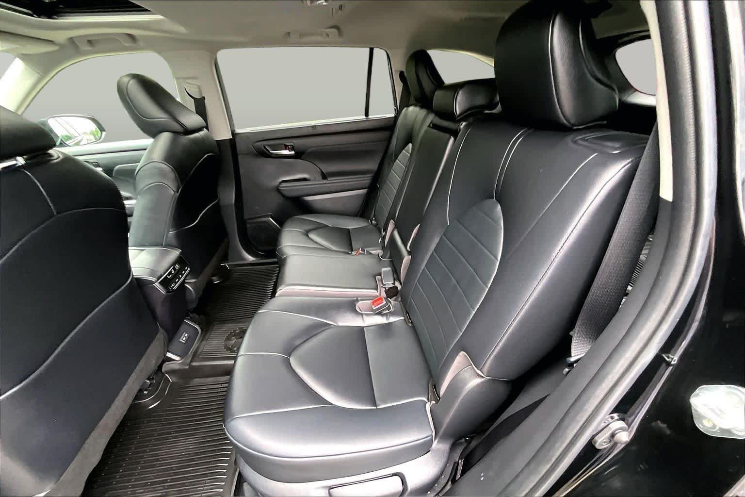 Used 2023 Midnight Black Metallic Toyota Hybrid XLE image 20