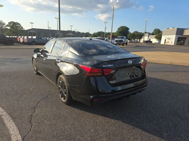 Used 2020 Black Nissan 2.5 S image 5