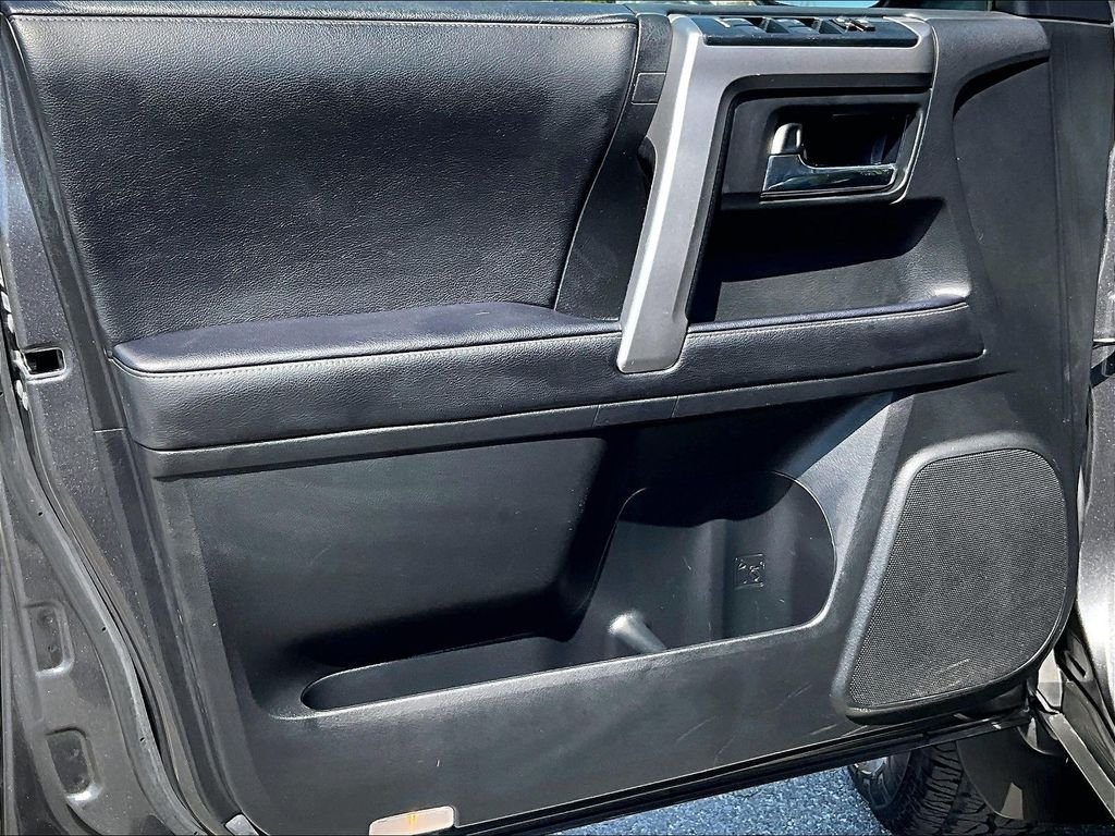 Used 2022 Magnetic Gray Metallic Toyota SR5 image 9