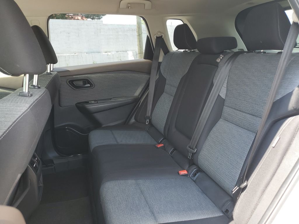 Used 2021 Glacier White Nissan S image 23