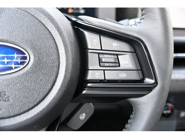 New 2026 CRYSTAL WHITE PEARL Subaru Limited image 31