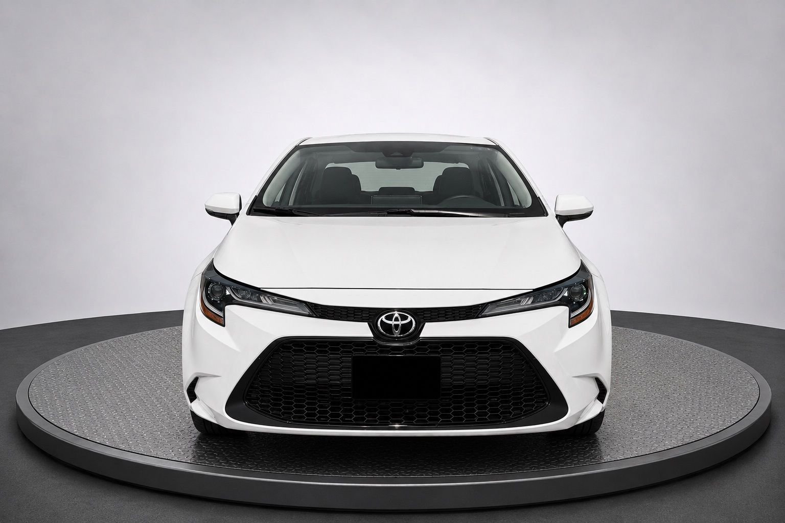 Used 2021 White Toyota LE image 5