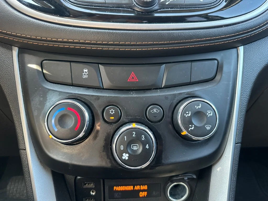 Used 2020 White Chevrolet LT image 16
