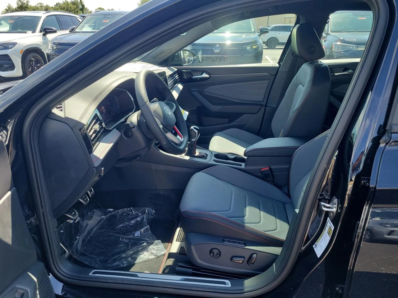 New 2026 Deep Black Pearl Volkswagen 2.0T Autobahn image 17