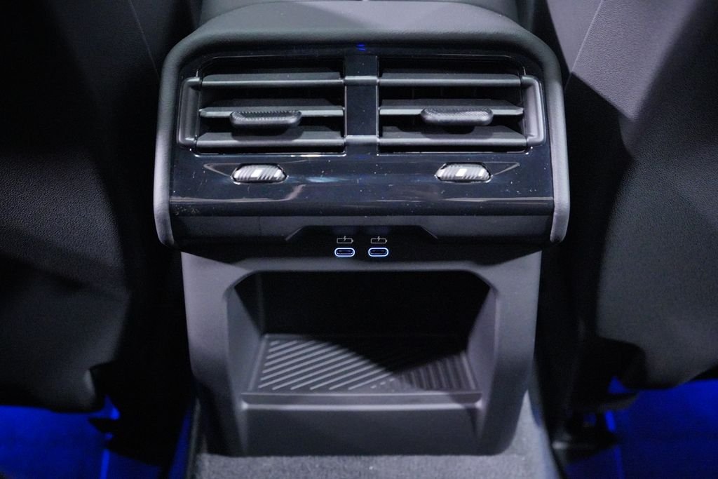 New 2027 Black Sapphire Metallic BMW eDrive40 image 14