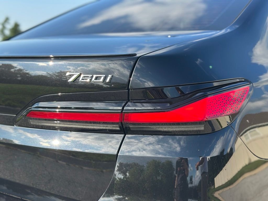 Used 2025 Black BMW 760i xDrive image 11