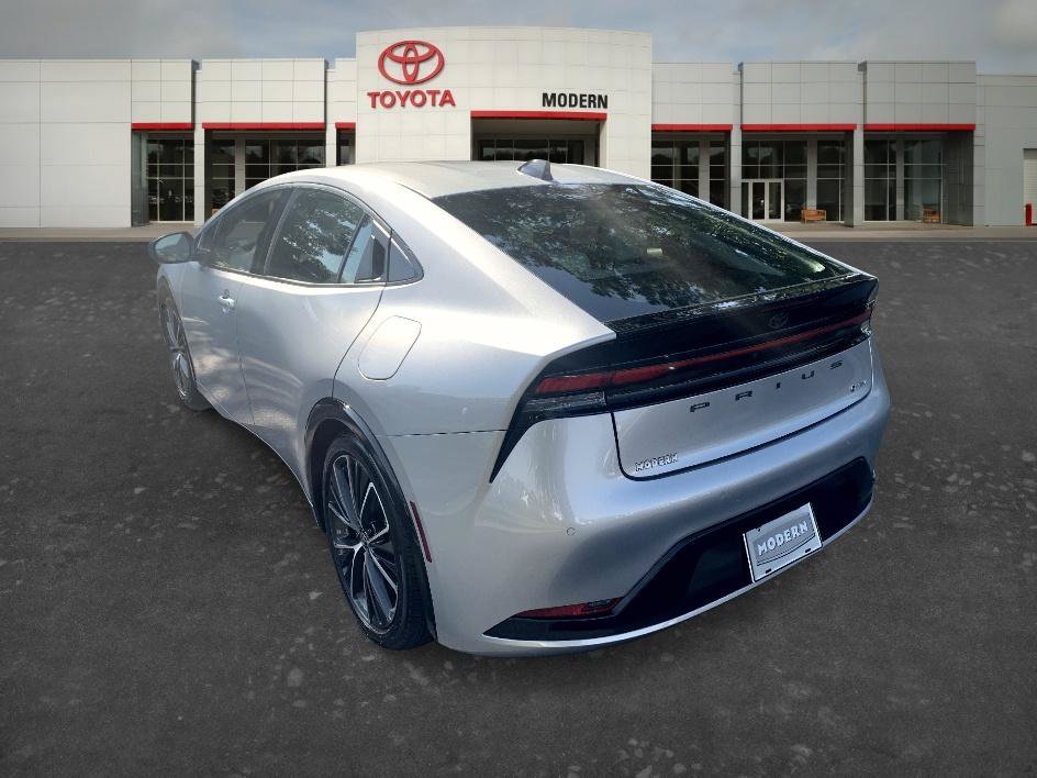Used 2026 Cutting Edge Toyota XLE image 6