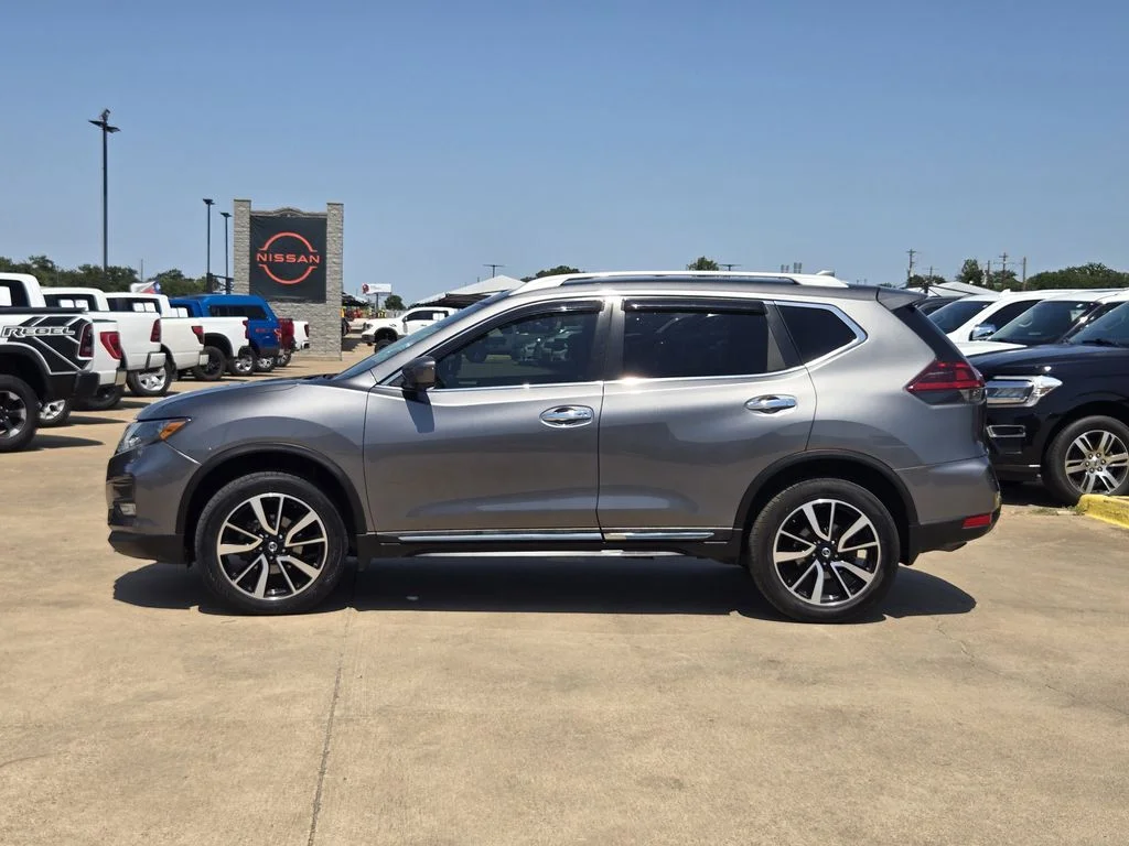Used 2019 Gray Nissan SL image 3