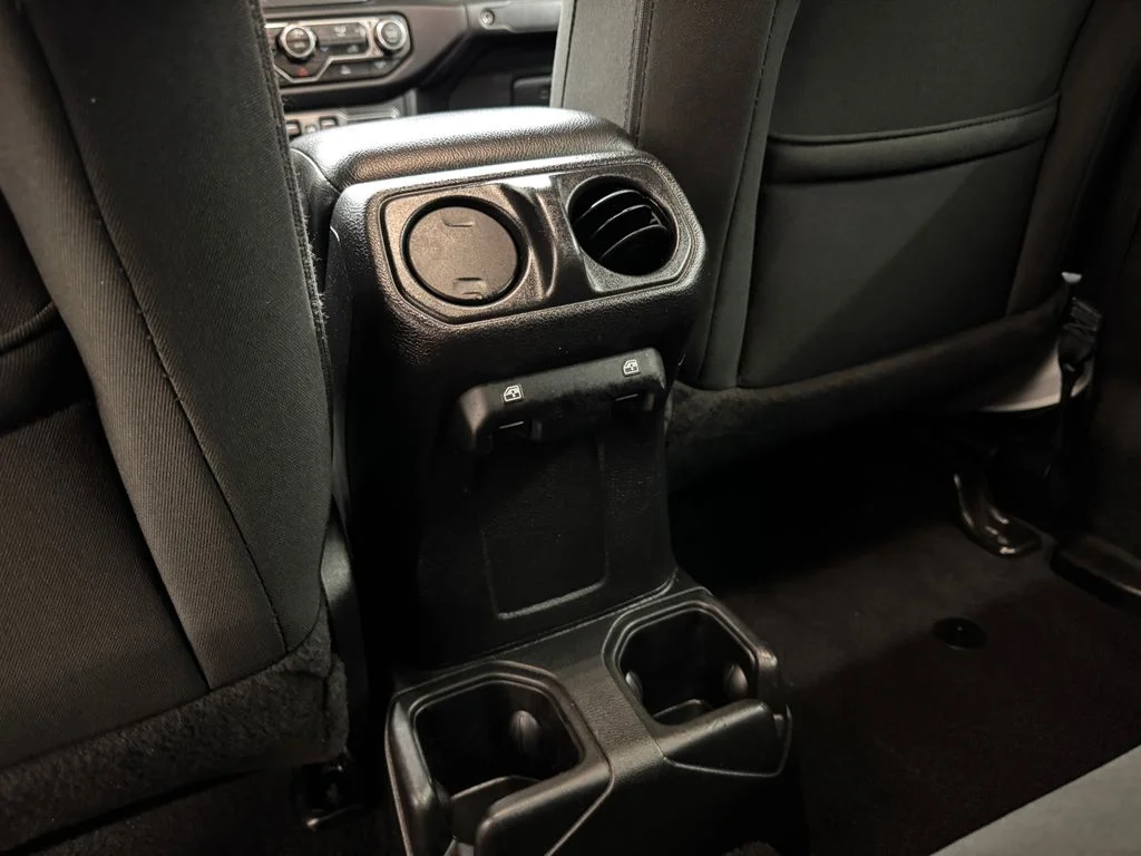 Used 2022 White Jeep Sport image 24