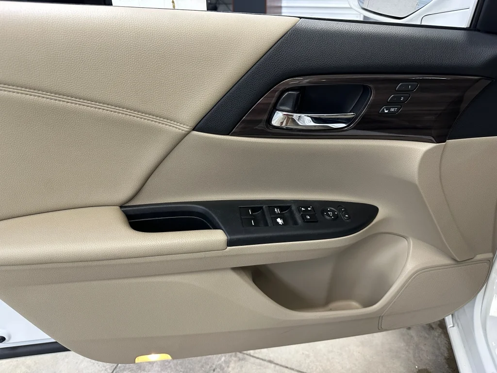 2016 Honda Accord EX-L V-6 - Photo 8