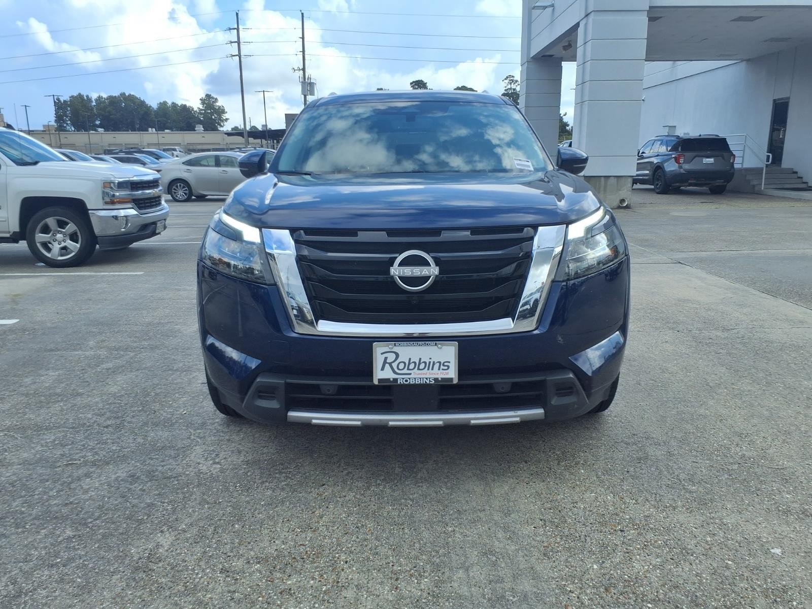 Certified Used 2025 Deep Ocean Blue Pearl Nissan SL image 5