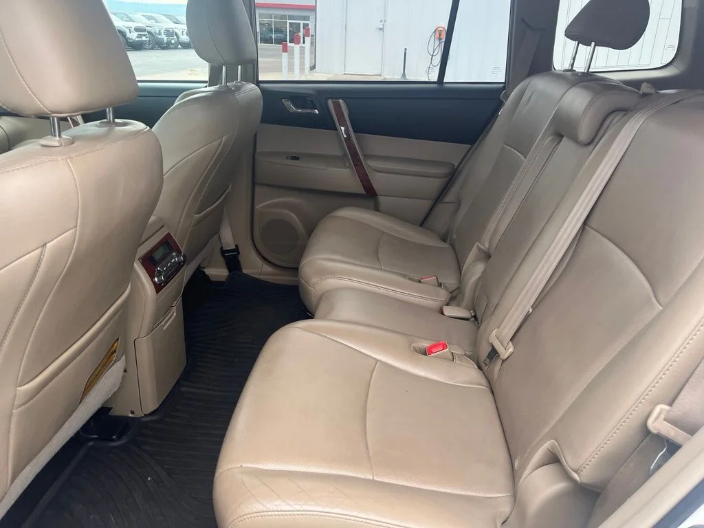 Used 2012 Blizzard Pearl Toyota Limited image 11