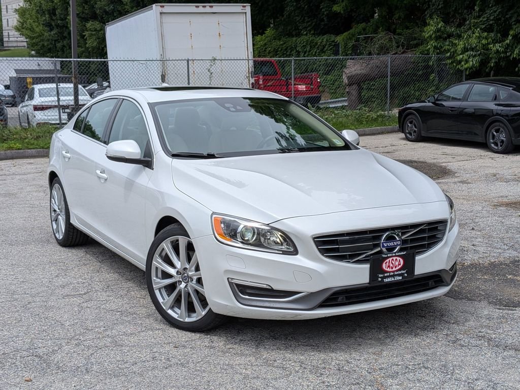 2018 Volvo S60 T5 AWD Inscription Platinum's photo
