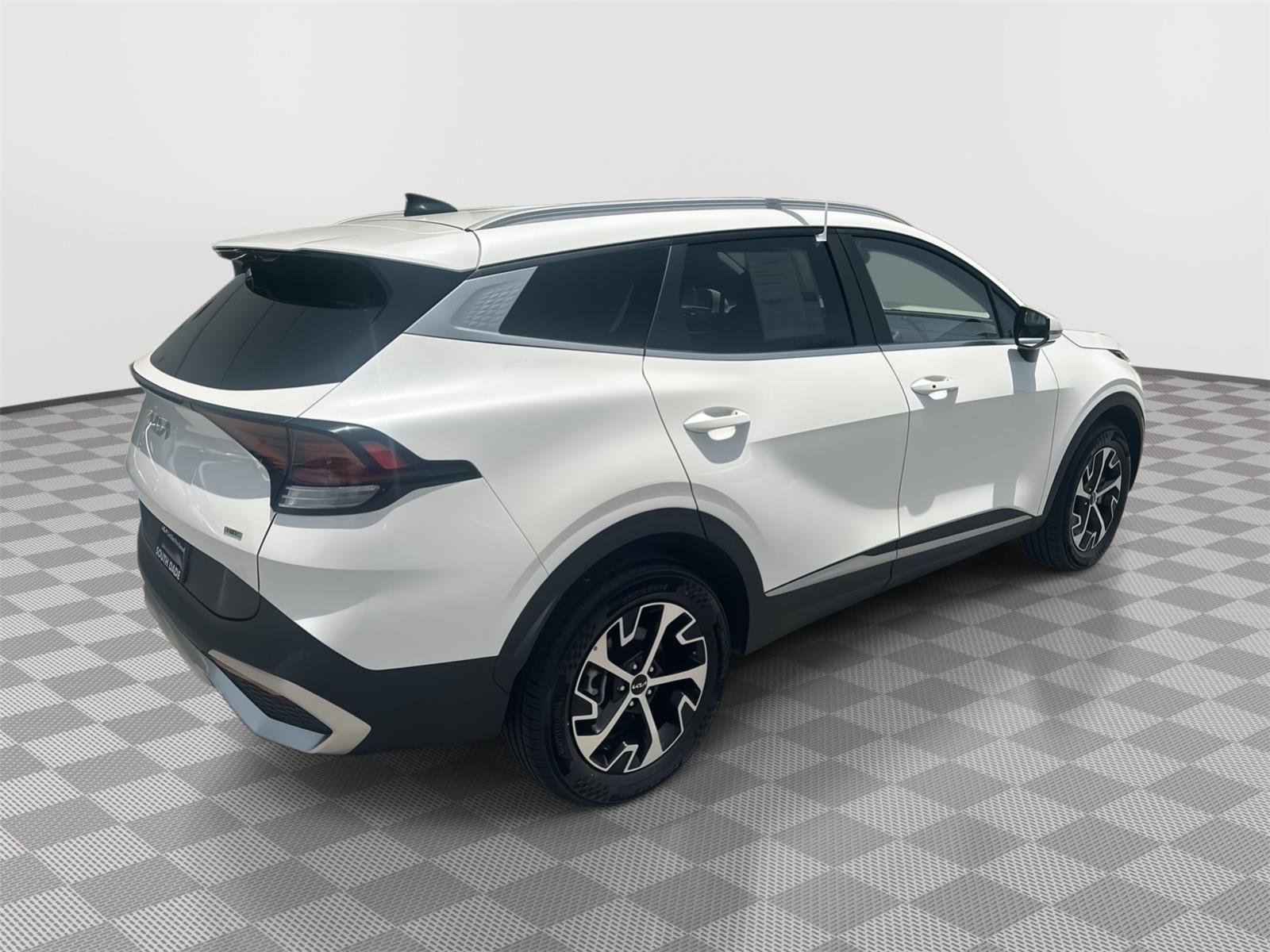 Certified Used 2023 Snow White Pearl Kia EX image 4