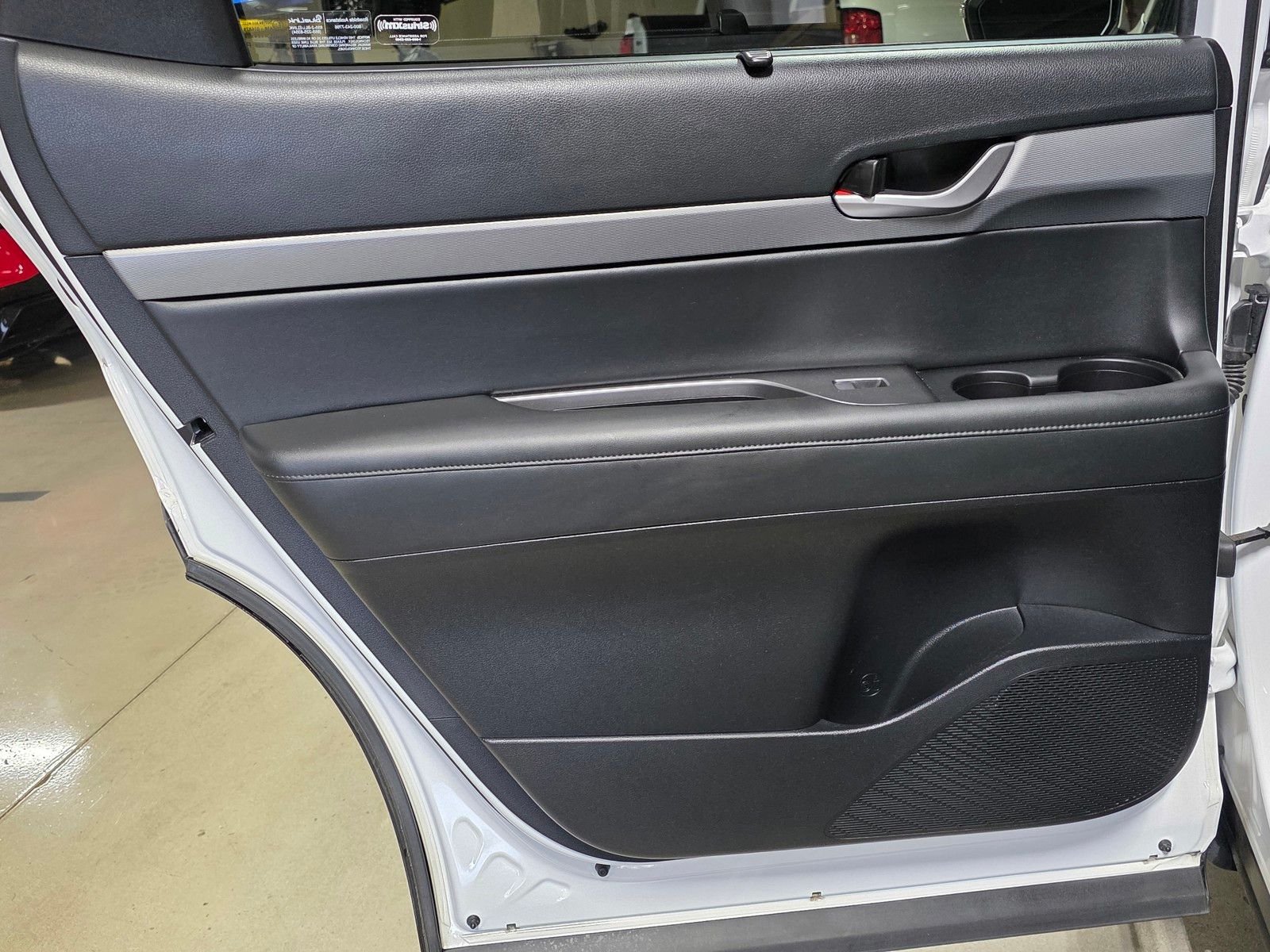 Used 2022 Hyper White Hyundai SEL image 13
