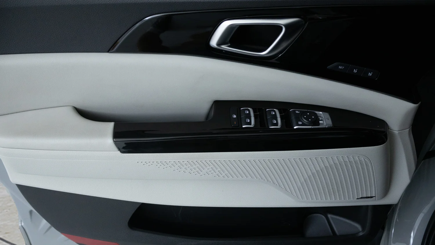 Used 2024 White Kia SX Prestige image 24