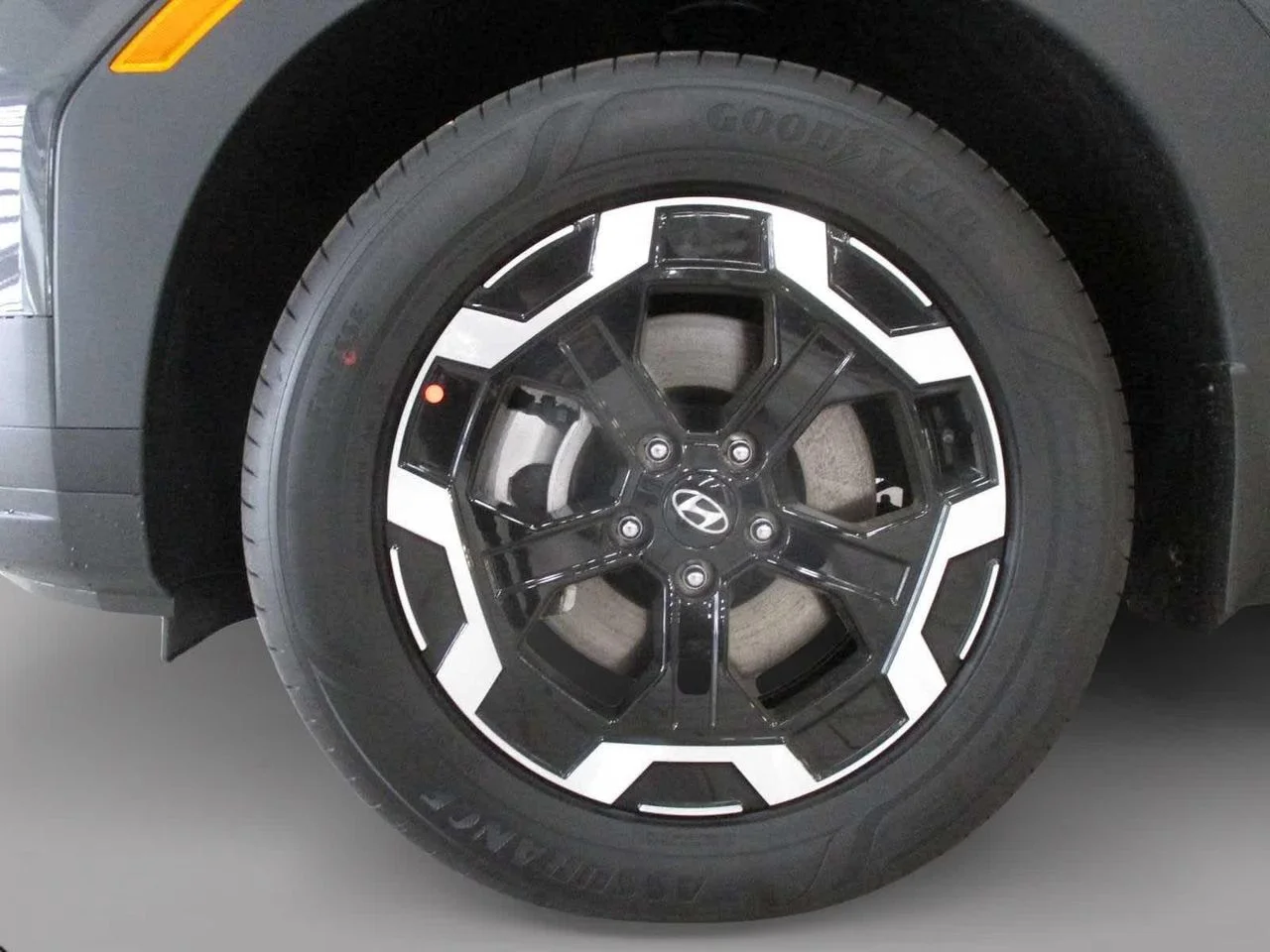 New 2026 Gray Hyundai SEL AWD image 5