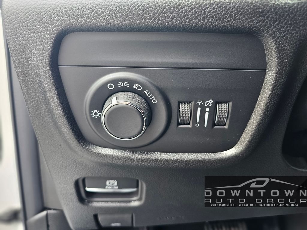 New 2026 Bright White Clearcoat Jeep Altitude image 20