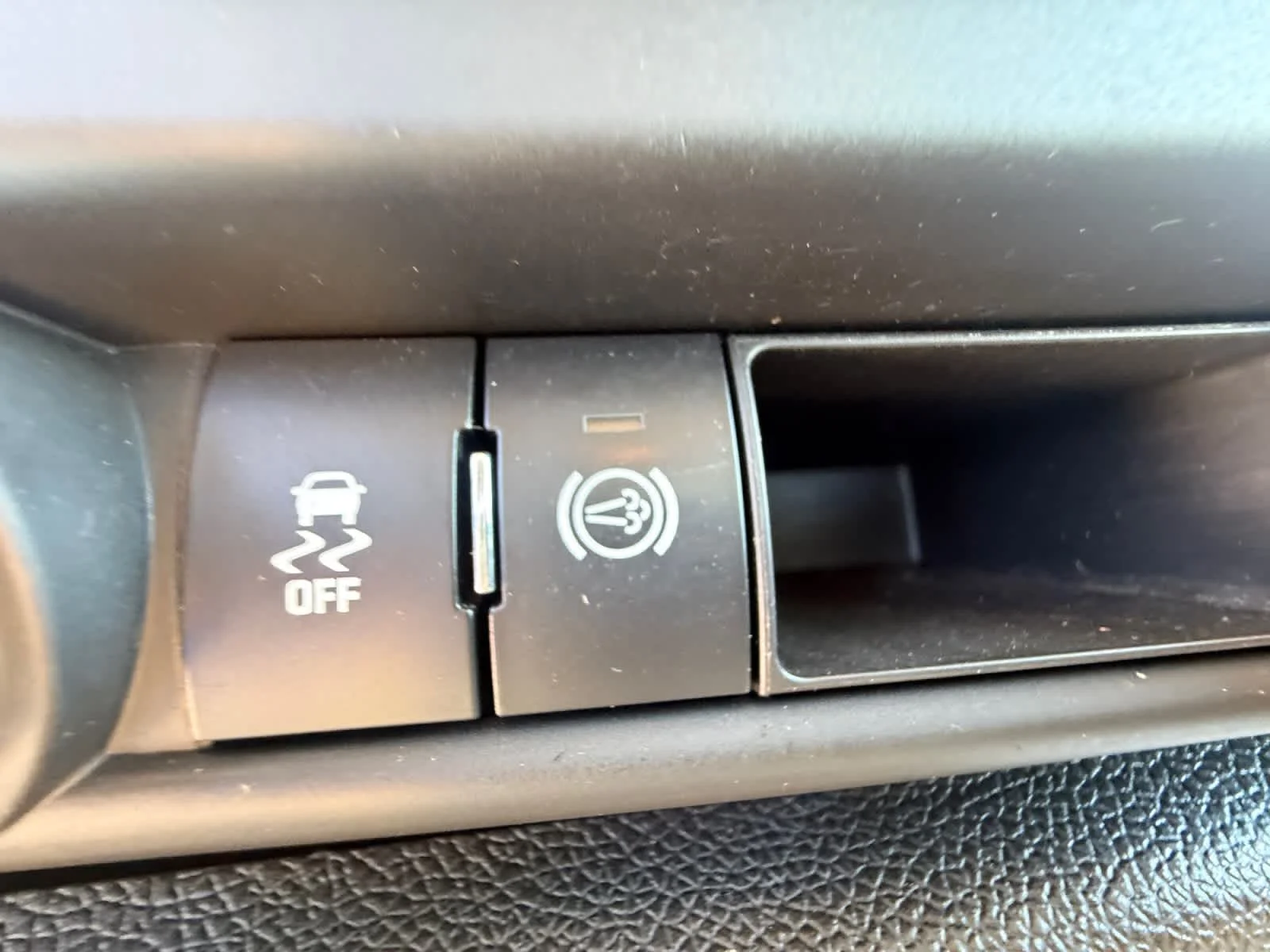 Used 2012 Summit White Chevrolet LT image 28