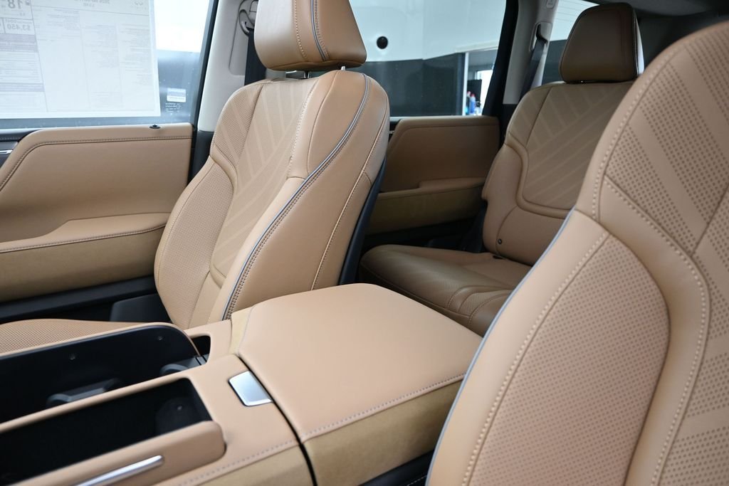 New 2026 RADIANT WHITE INFINITI Luxe 2WD image 14