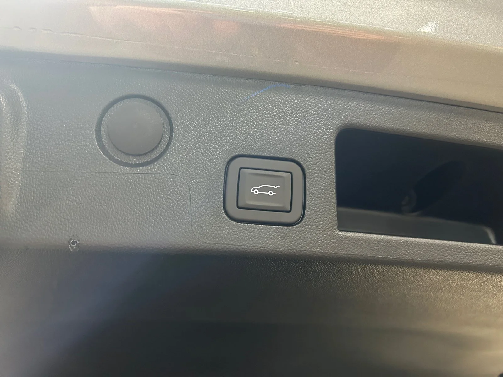 New 2027 Sterling Metallic GMC AWD Elevation image 11