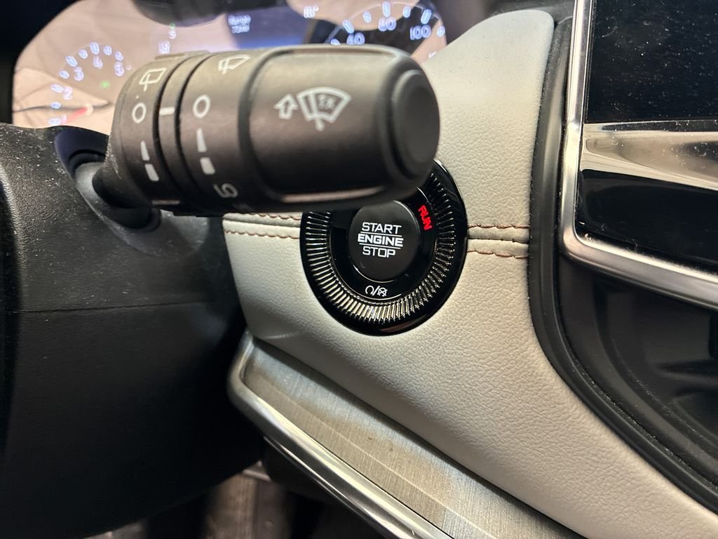 Used 2023 White Jeep Limited image 22